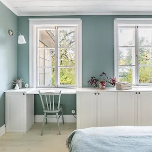  Holiday home Peaceful, Picturesque & Forest Retreat